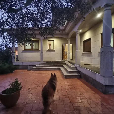 Casa Con Jardin A 15 Minutos De La Playa De La Lanzada Sanxenxo