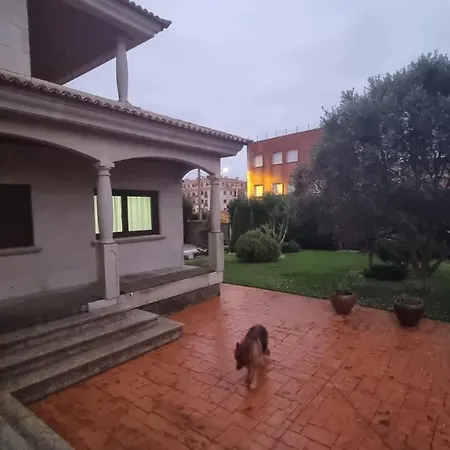 Casa Con Jardin A 15 Minutos De La Playa De La Lanzada