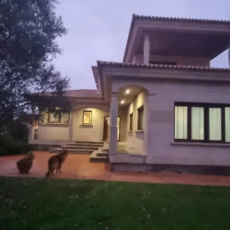 Casa Con Jardin A 15 Minutos De La Playa De La Lanzada *